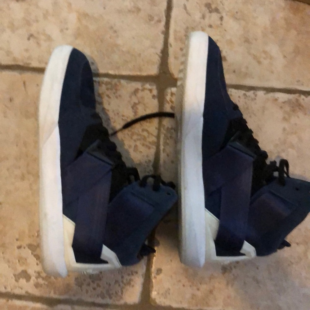 Adidas Sneakers